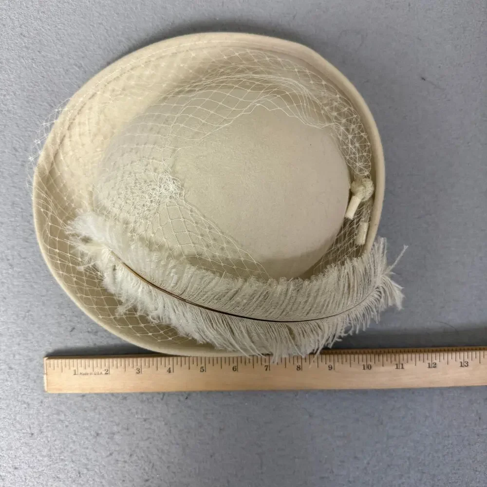 Vintage Evelyn Varon Exclusive Cream Felt Fringe Cloche Tilt Hat Women’s
